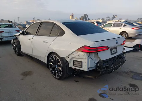 2024 BMW I5 Edrive40 z USA, uszkodzony, nr VIN WBY33FK02RCR94228